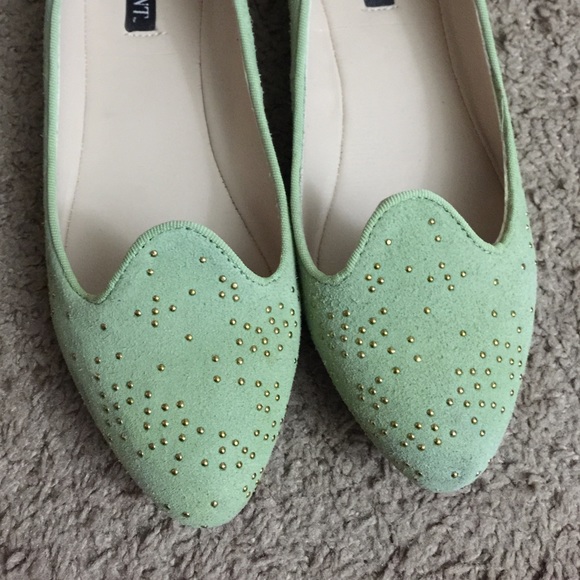 Mint green studded flats for spring summer - Picture 3 of 4