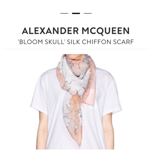Authentic Alexander McQueen bloom skull scarf 🌸🌹