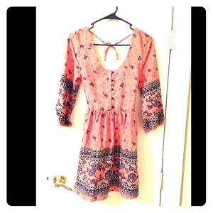 American rage dress with great flora pattern