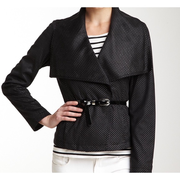 Spread collar long sleeve jacket. - Picture 2 of 2