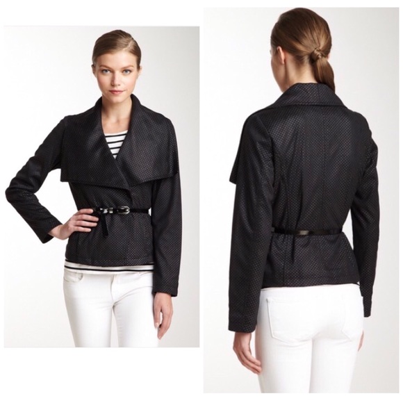 Kenneth Cole Jackets & Blazers - Spread collar long sleeve jacket.
