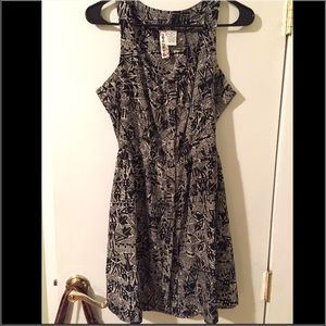 Black and white patterned dress