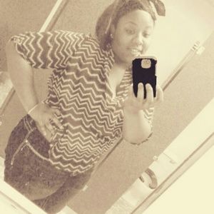 Meet your Posher, Alexis