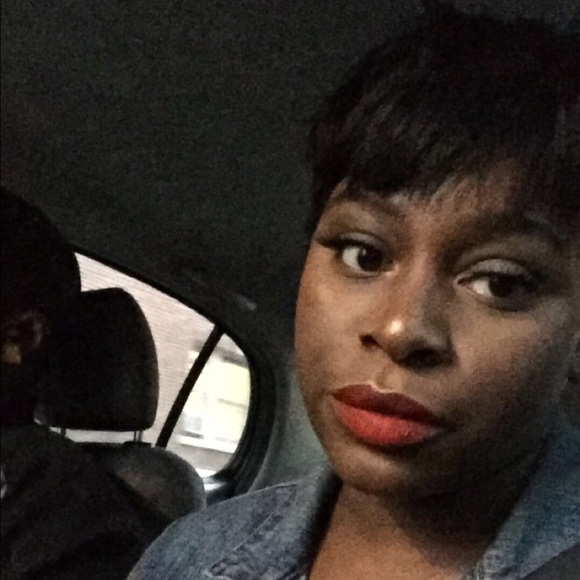 Meet your Posher, Remona - Picture 3 of 3