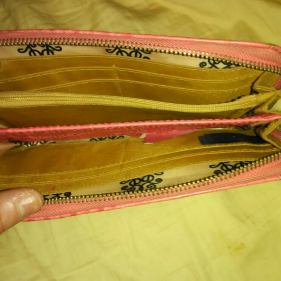 Pink Jessica Simpson wallet!! - Picture 3 of 4