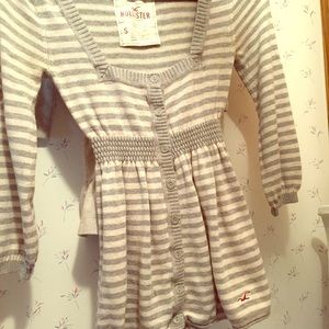 Small hollister sweater