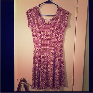 Pattern red and creme dress