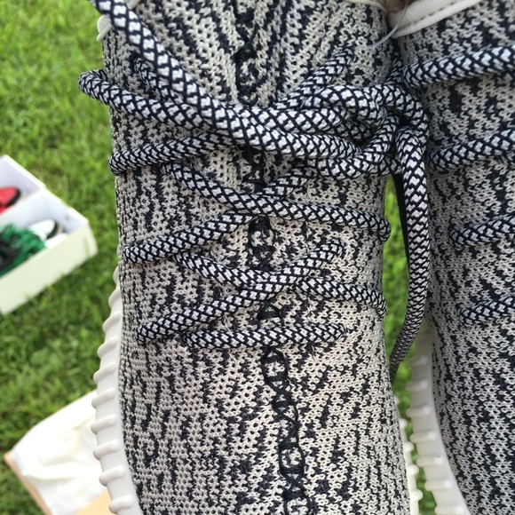 Yeezy Boost - Picture 4 of 4