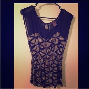 Black pattern top