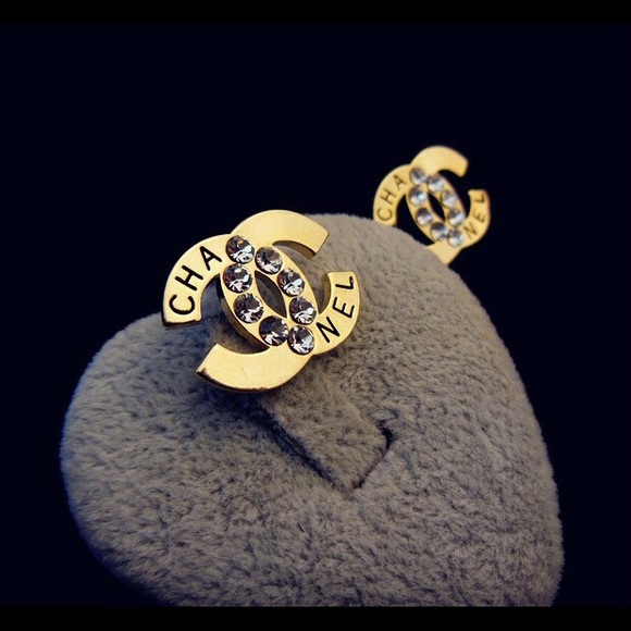 Jewelry - Cute fashion earrings