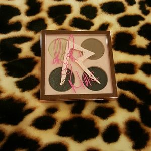 Authentic "Smoked Cocoa" Palette