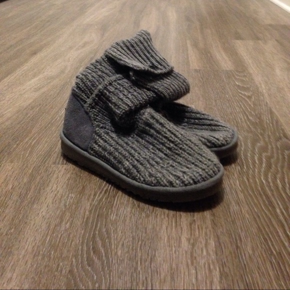 Not authentic gray sweater Uggs