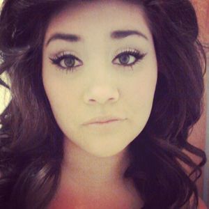 Meet your Posher, Vanessa