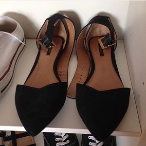 Pointed toe flats