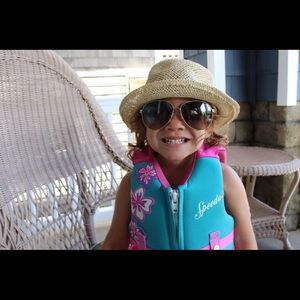 Meet your Posher, Laurel