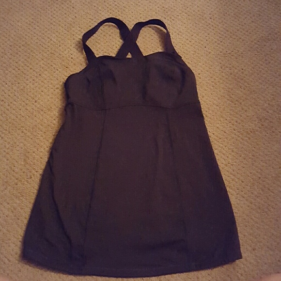 Lululemon cross back with built in bra size 4