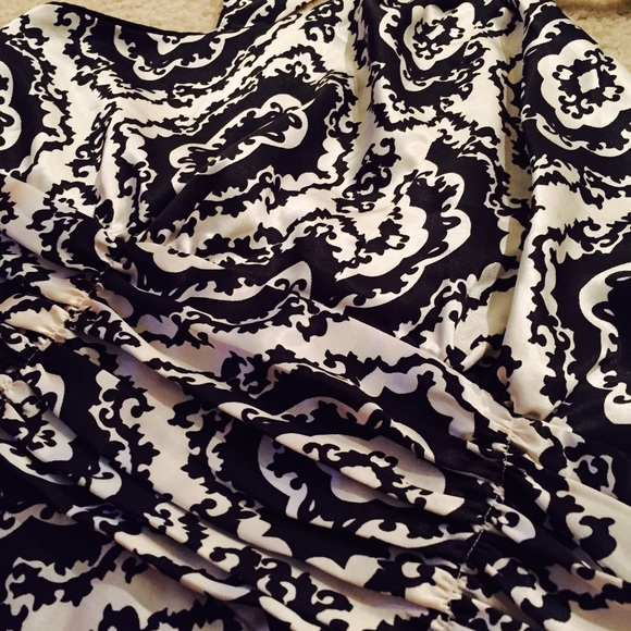 White House Black Market Halter - Picture 2 of 3