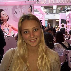 Meet your Posher, Olivia