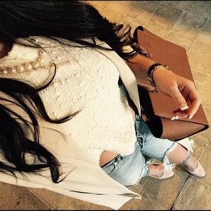 Meet your Posher, Alma