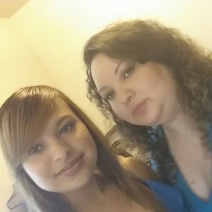 Meet your Posher, Yesenia