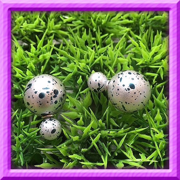 Double Stud Earrings - Picture 5 of 5