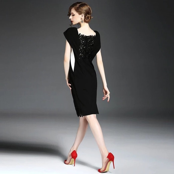 Black dress - Picture 3 of 3