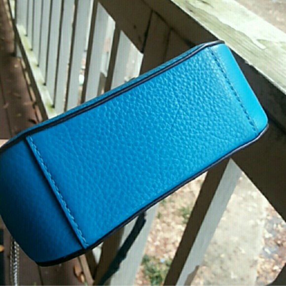 Authentic Michael kors cross body bag - Picture 3 of 4