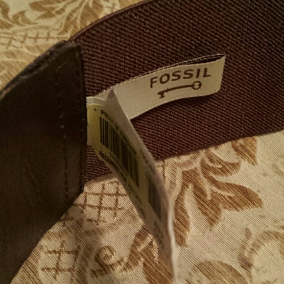 Fossil Brown Leather Belt with Gold Buckle - Picture 2 of 4