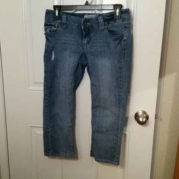 Light denim capris