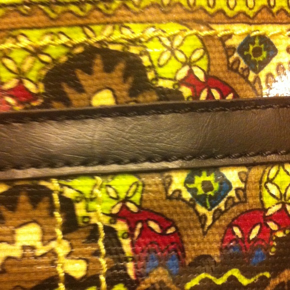 Patterned Wristlets Coin Purse - Picture 4 of 4