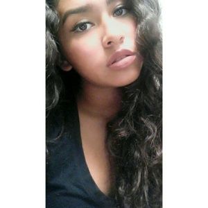 Meet your Posher, Ebony