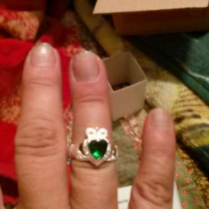 Gorgeous sterling silver claddagh ring