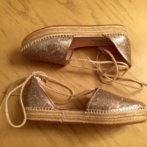 Steve Madden Pardyze Champagne Shoe