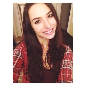 Meet your Posher, Monica