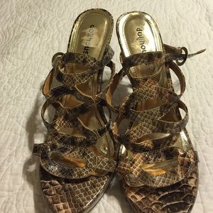 Dollhouse platform sandals