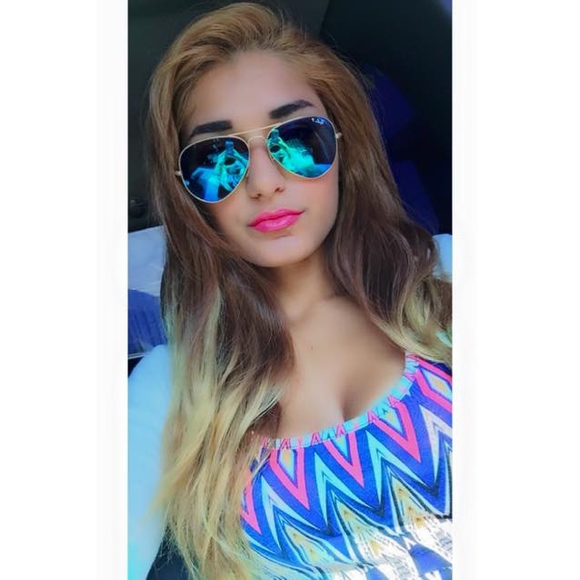 Meet your Posher, Jacqueline - Picture 1 of 1