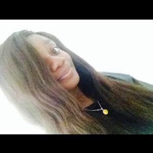 Meet your Posher, Elyssa