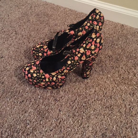 Floral heels