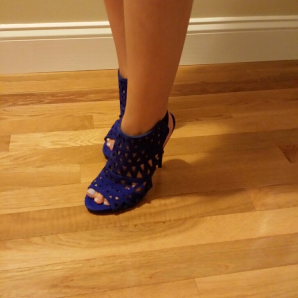 Shoes - Picture 3 of 3