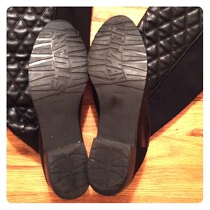 Stuart Weitzman Quiltable riding boot.