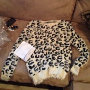 Nasty gal fuzzy leopard l/s sweater sz medium