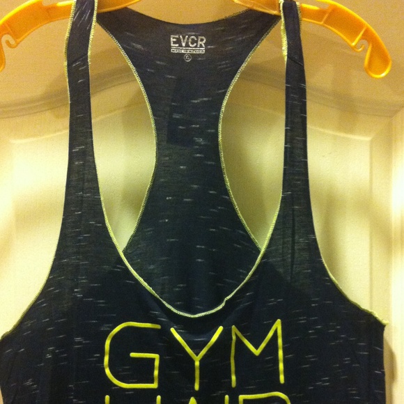 🎉HP🎉 💗ONE LEFT!💗 Gym Hair Tank Top - Picture 3 of 4