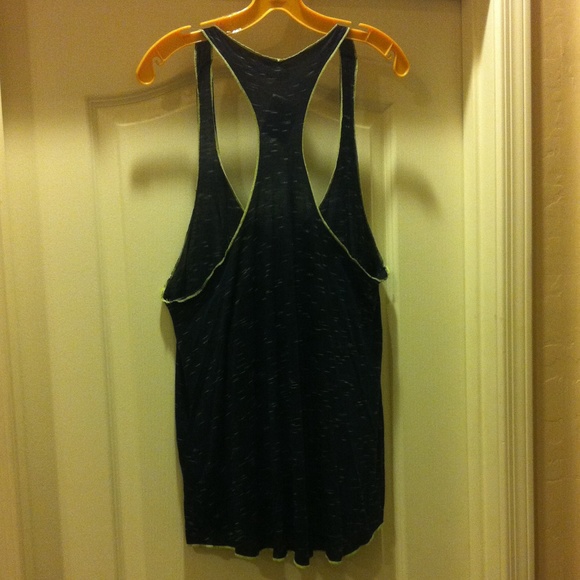 🎉HP🎉 💗ONE LEFT!💗 Gym Hair Tank Top - Picture 4 of 4