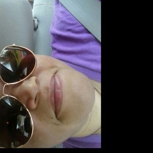 Meet your Posher, Johnette