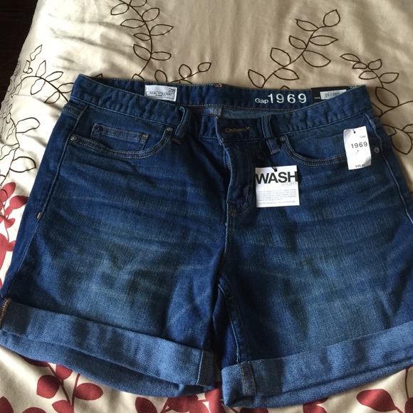 Gap shorts