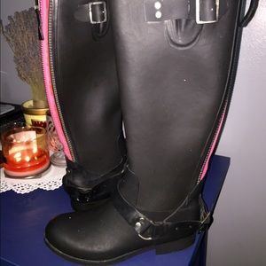 Steve Madden Tsunami rain roots