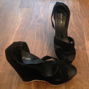 Black Wedges with White Bottom
