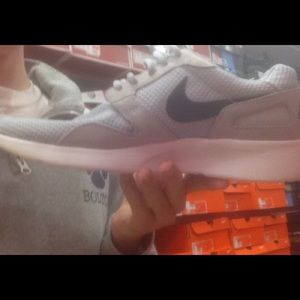 Nike Size 9 worn once (was not my size) 80$
