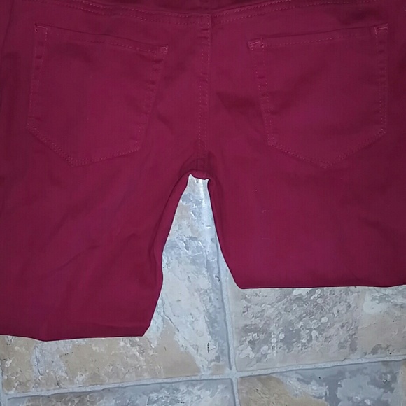 red Destressed jean jeggings - Picture 3 of 3