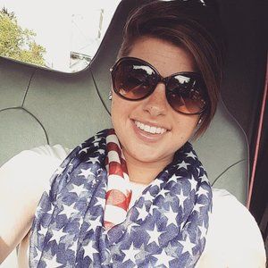 Meet your Posher, Becca